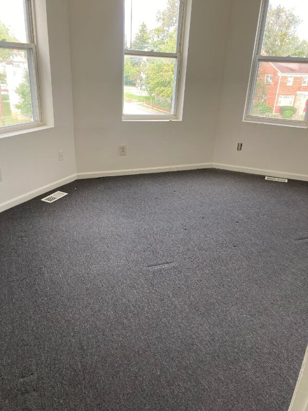 Building Photo - 4101 Fernhill Ave