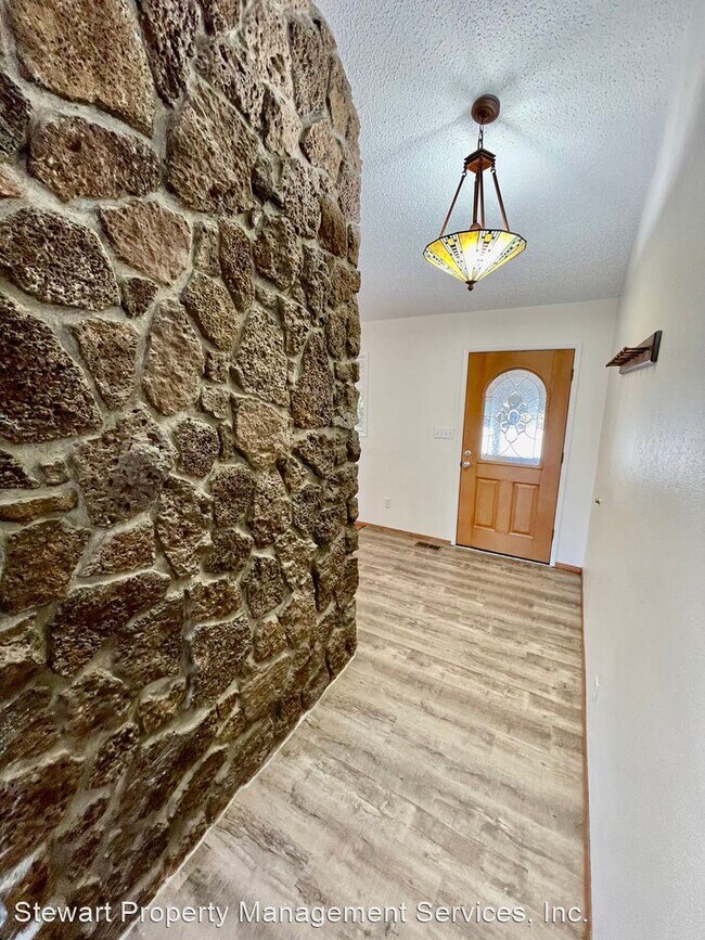 Foto del edificio - 4 br, 3 bath House - 2200 Lakeshore  Drive