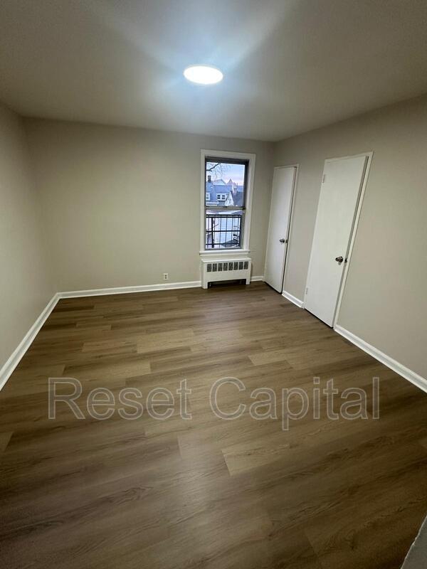 Foto del edificio - 44 Irving Ave