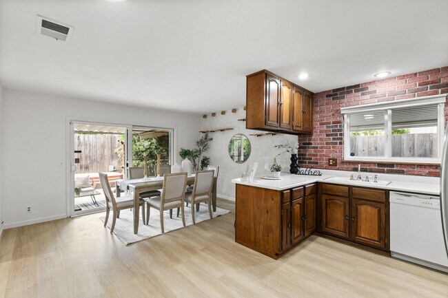 Building Photo - 2271 Chaparral Ave