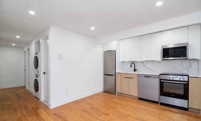 Building Photo - 32 Avenue A