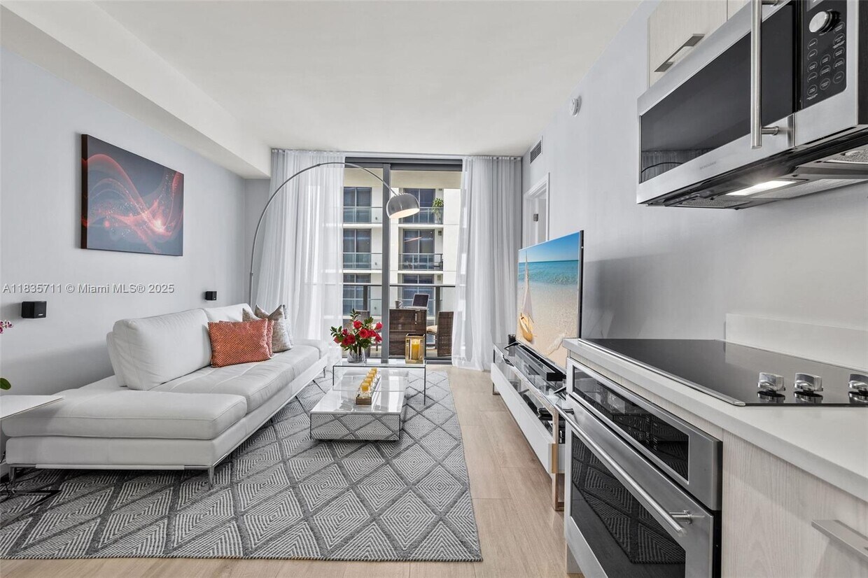 Foto principal - 55 SW 9th St