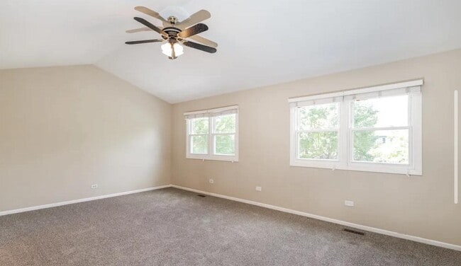 Foto del edificio - 143 Brookwood Ln E