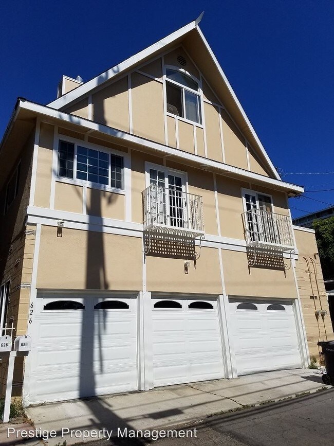 Building Photo - 626 S El Camino Real