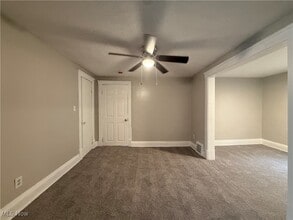 Building Photo - 6715 Theota Ave