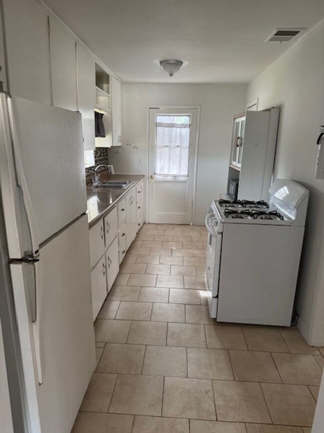 Foto del edificio - Charming 2 Bedroom 1 Bath Home In Mayer!