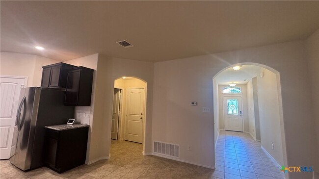 Building Photo - 5305 Fenton Ln