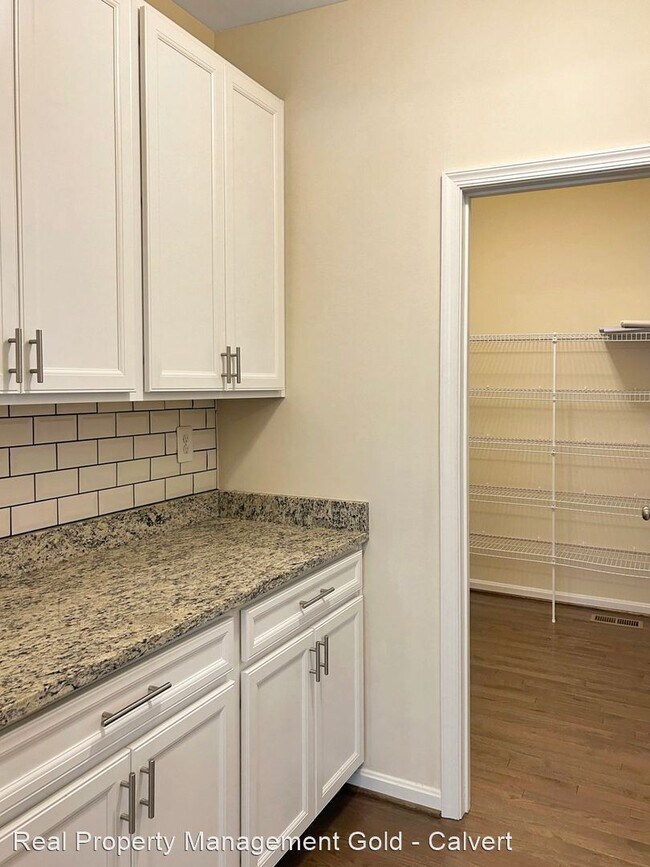 Foto del edificio - 5 br, 3.5 bath House - 3269 Maywood Ct.