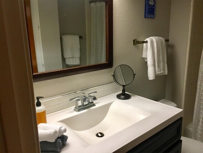 Foto del edificio - 102 Primera Dr