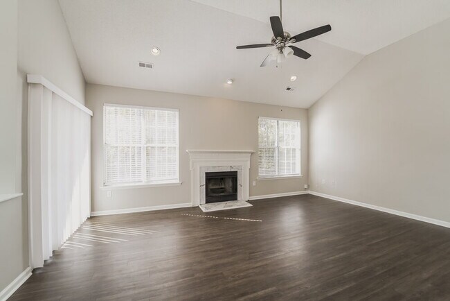 Foto del edificio - 7437 Reedy Creek Rd