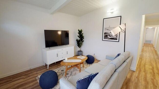 Foto del edificio - Community living by private bedrooms in Si...