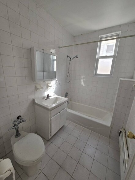 Foto del edificio - 31-16 81st St