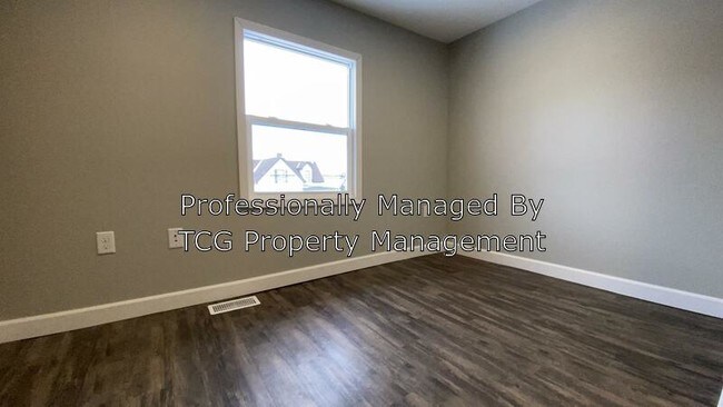 Building Photo - 623 Webster St