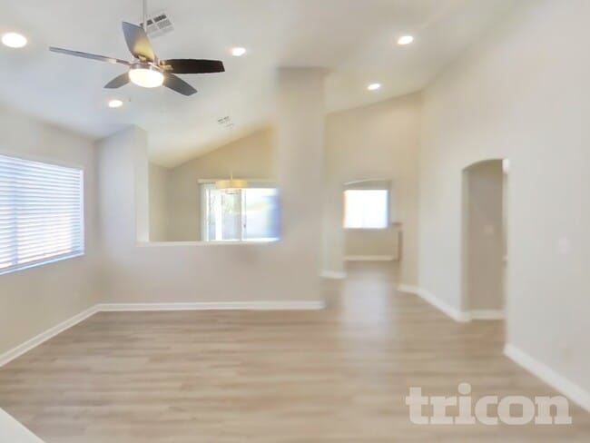 Building Photo - 274 Spring Hills Ln