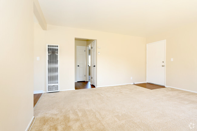 2BR, 2BA - Lakeview Garden