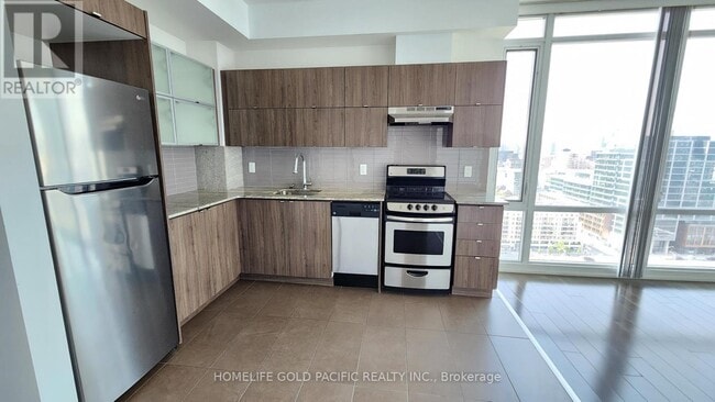 Building Photo - 170-2170 Fort York Blvd