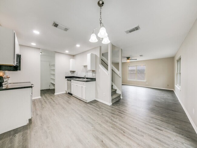 Foto del edificio - 6722 Badger Pass Dr