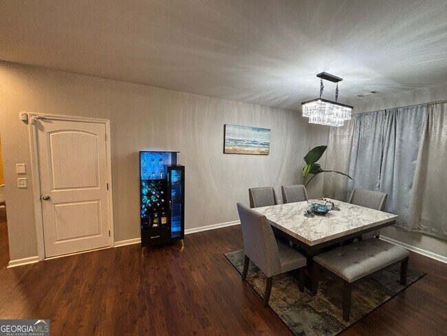 Foto del edificio - 518 Tulip Ln