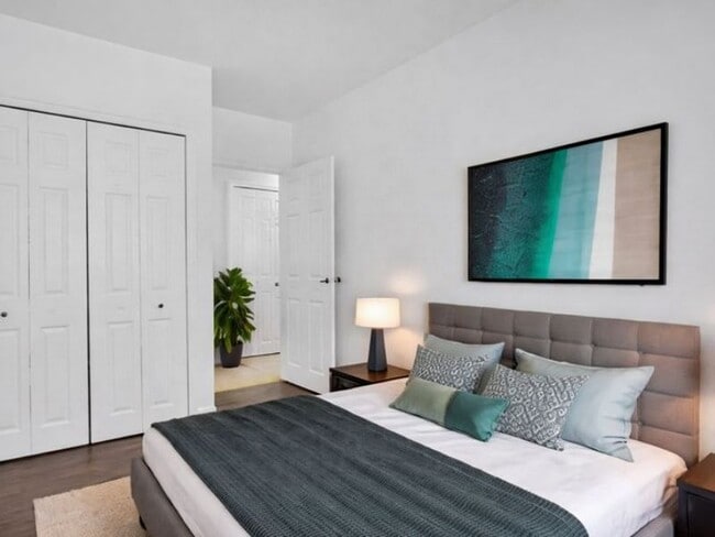 Building Photo - 25 Orchard St