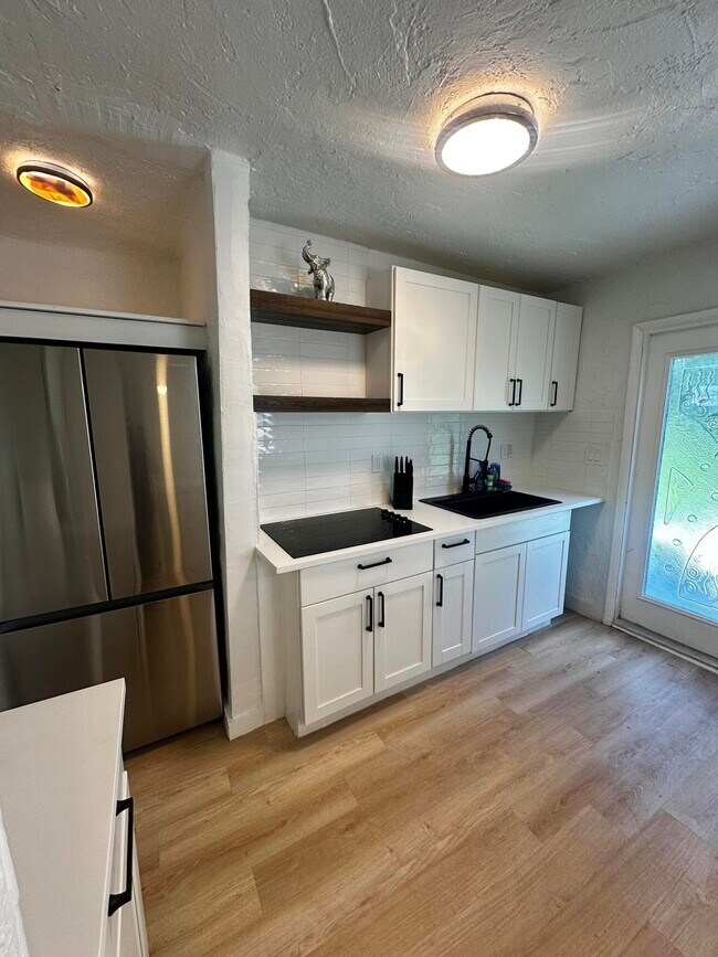 Foto del edificio - 421 SW 9th Ct