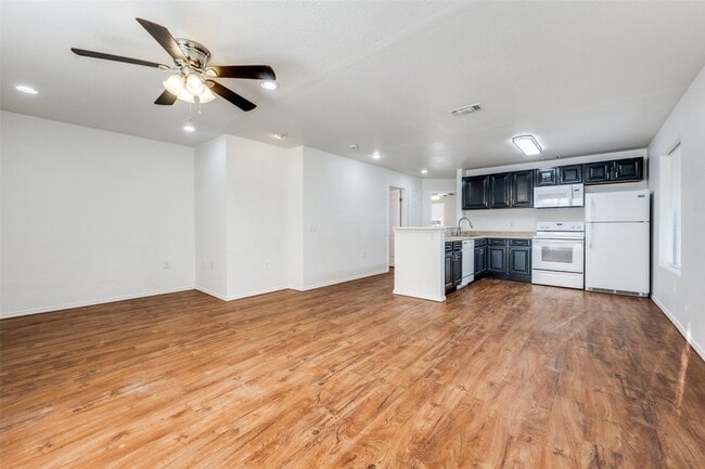 Foto del edificio - 812 Driftwood Dr