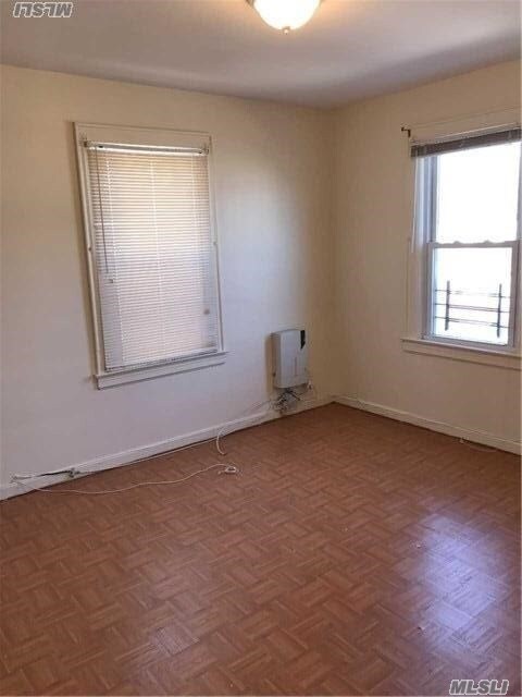 Foto del edificio - 230-06 88th Ave