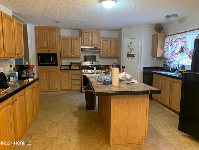 Building Photo - 111 Willow Pond Dr