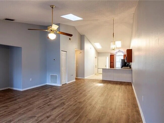 Foto del edificio - 505 Woodview Dr