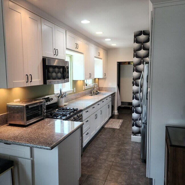 Foto del edificio - Northpark 3bed 1 bath house, Upgraded in  ...
