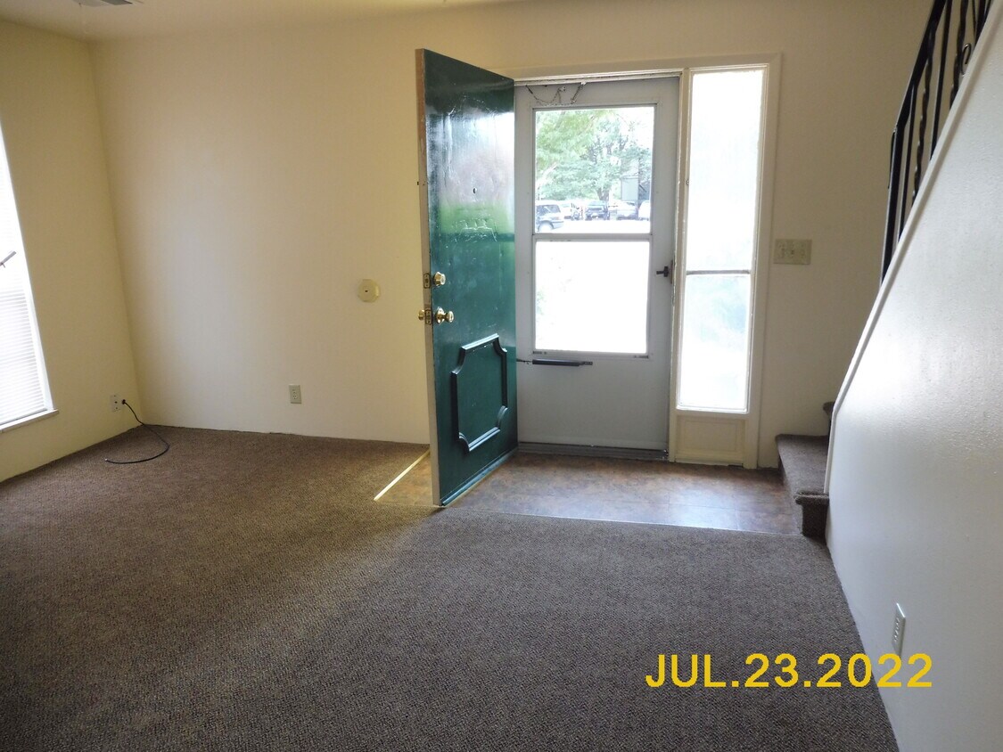 Primary Photo - 1333 S Coffman St