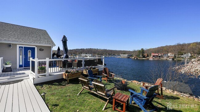 Foto del edificio - 373 Lakeside Blvd