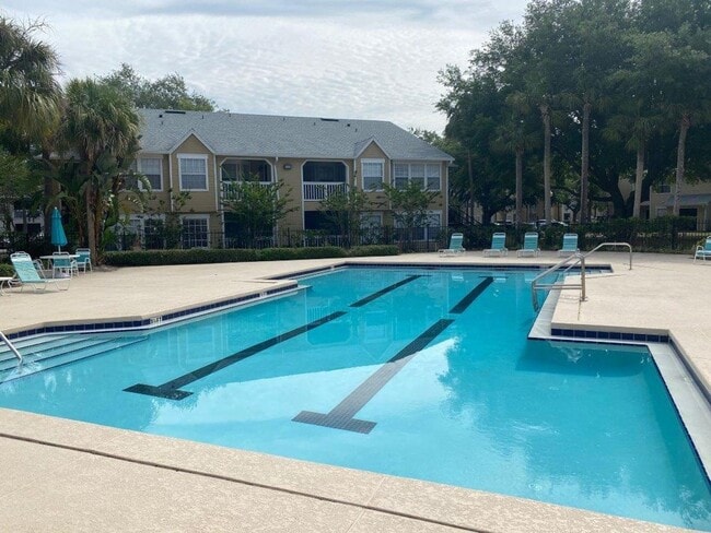 Building Photo - Renovated Pool view 1 Bedrm Tradewinds Con...