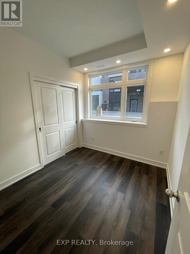 Building Photo - 380 Rolling Meadow Crescent