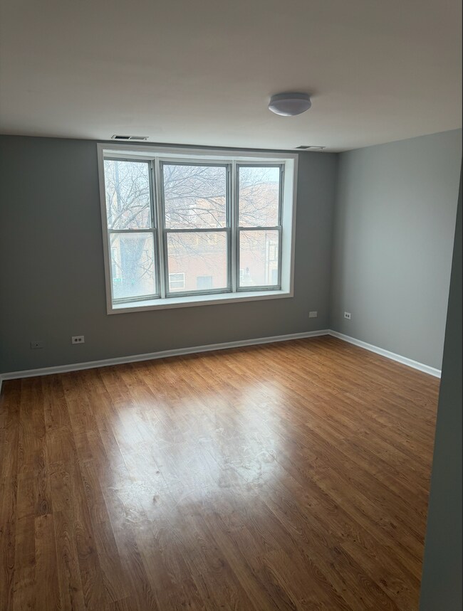 Foto del edificio - 1937 W 35th St