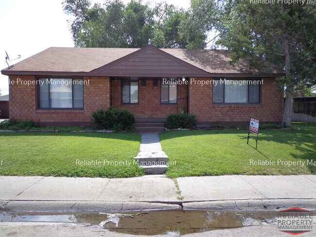 Building Photo - 657 Tendoy Dr