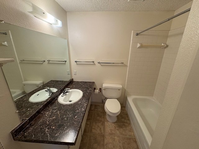 Foto del edificio - 2355 E Geddes Ave