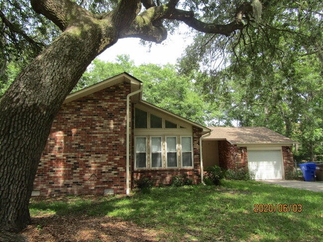 Building Photo - 1056 Yorktown Dr