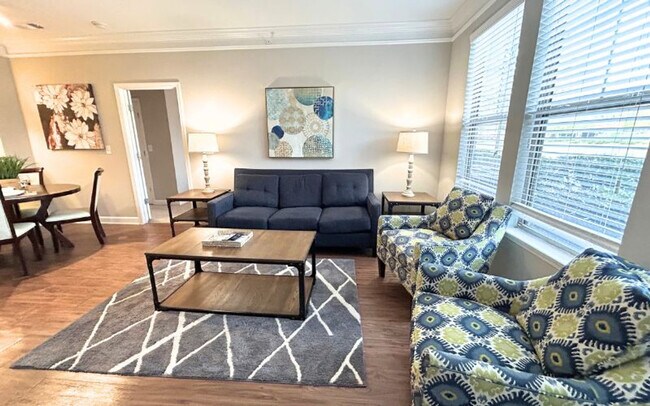 Foto del edificio - 11134 Medlock Bridge Rd