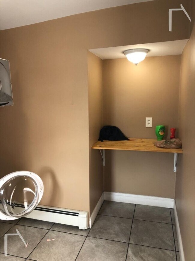 Foto del edificio - Central Allston Location, Pets Friendly, Stainless Steel Kitchen Appliances, Laundry, Parking for...