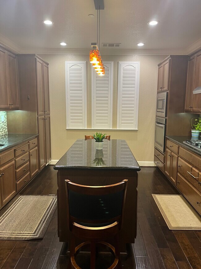 Kitchen - 590 Selby Ln