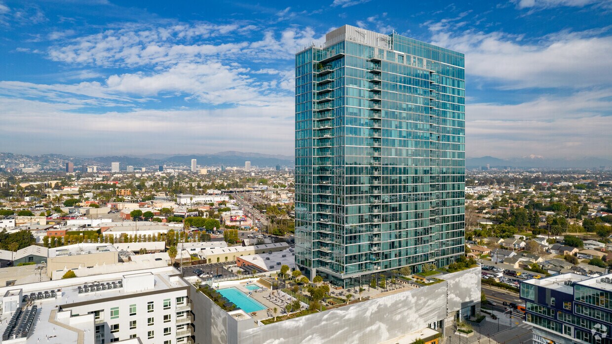 ARQ Apartments in Los Angeles, CA