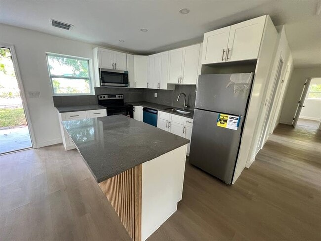 Foto del edificio - 422 SW 4th Ave