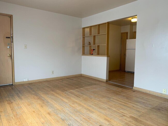 Foto del edificio - 7711 W Hampton Ave