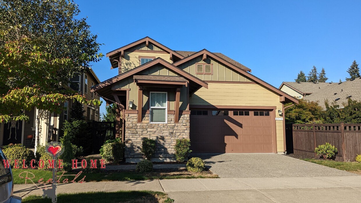 Foto principal - Beautiful open floorplan with FOUR large b...