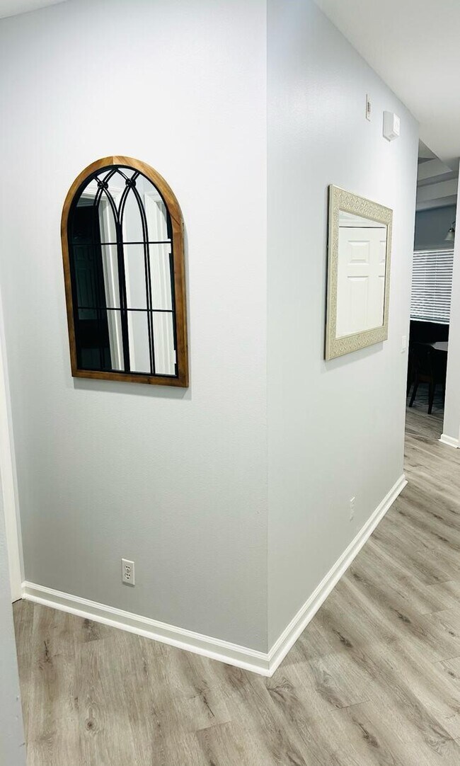 Foto del edificio - 8375 Mulligan Cir