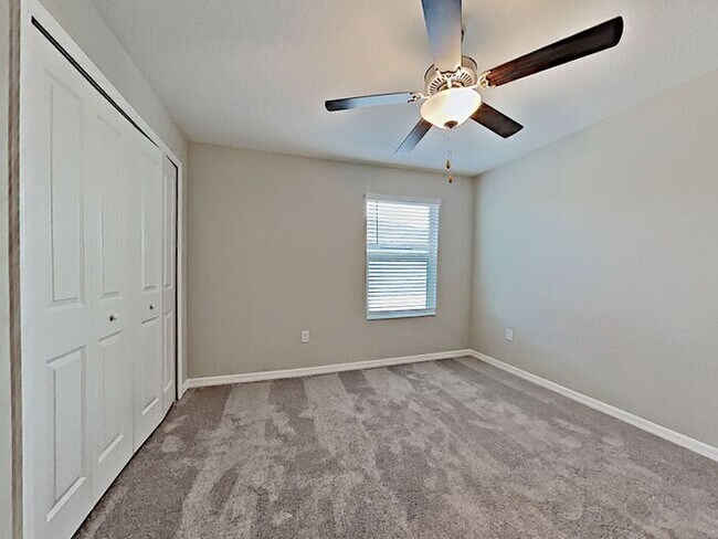 Building Photo - AVAILABLE NOW!! 4 Bedroom Townhome in Ruskin!