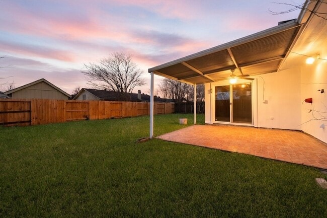 Building Photo - 11610 Grapewood Dr