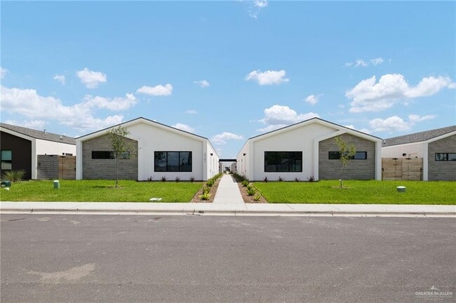 Building Photo - 2512 Brownjay Rd