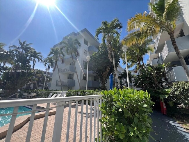 Photo - 1801 S Treasure Dr Apartment