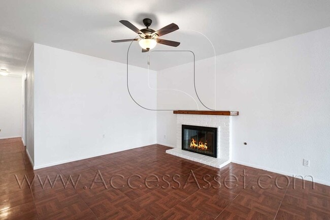 Building Photo - Charming 3 Bed/2 Bath Single-Story Home In...